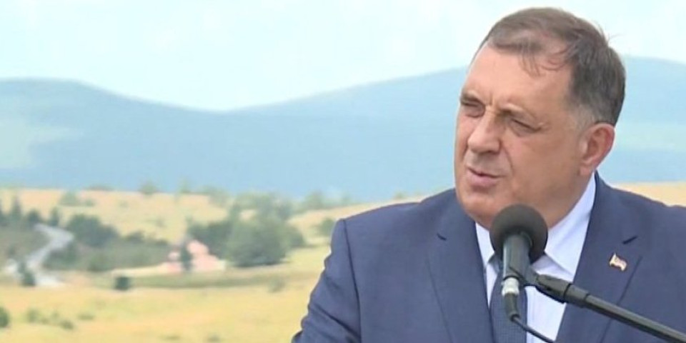 Dodik: Prethodni su krili stradanja Srba da se ne bi zamerali drugima, sve se promenilo dolaskom Vučića (VIDEO)