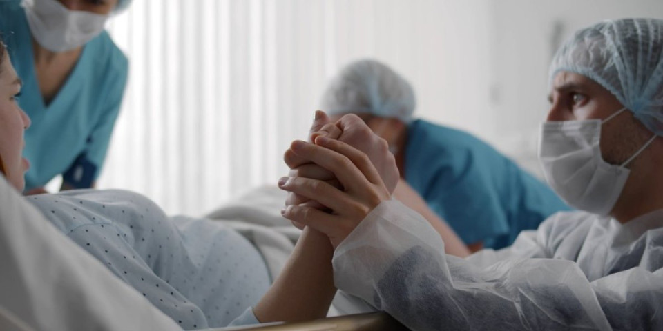 Ispituje se još jedan slučaj akušerskog nasilja: Porodilja u Vranju prijavila lekare koji su je porađali