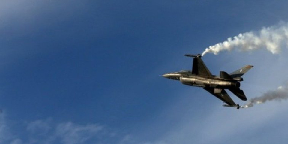 Holandija Ukrajini šalje F-16 avione