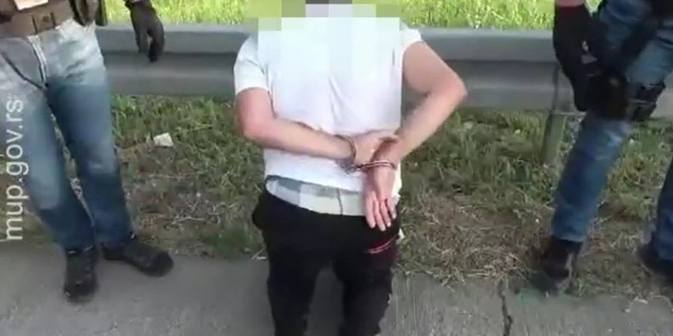 Uhapšen pedofil (21) iz Prokuplja! Polno uznemiravao maloletnicu!