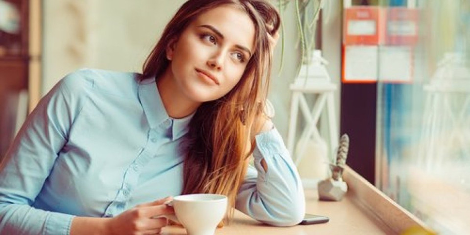 Dolazi do poremećaja menstrualnog ciklusa! 3 stvari koje se mogu desiti ako preterate sa kafom
