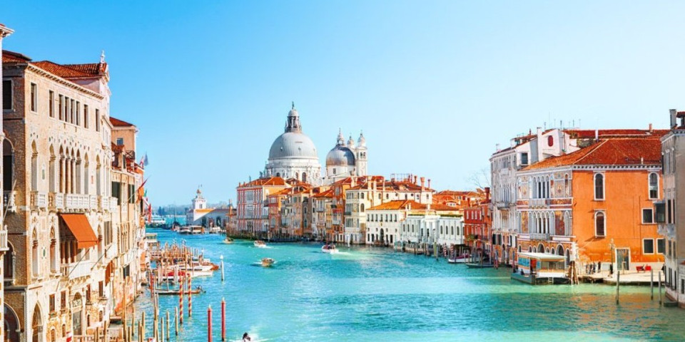 Venecija zabranjuje velike turističke grupe i zvučnike