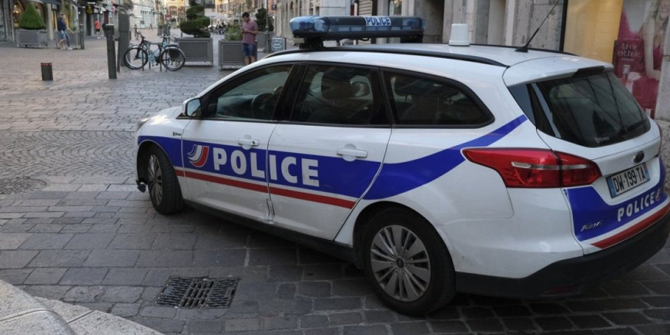 Spremaju li se novi neredi? Francuski tinejdžer poginuo posle sudara sa policijom, vlada poziva na smirenost!