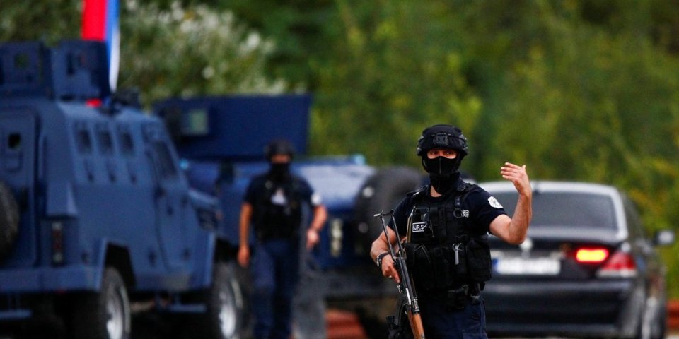 Kruševljanin uhapšen u Prizrenu: Prekoračio brzinu pa policiji ponudio mito od pet evra
