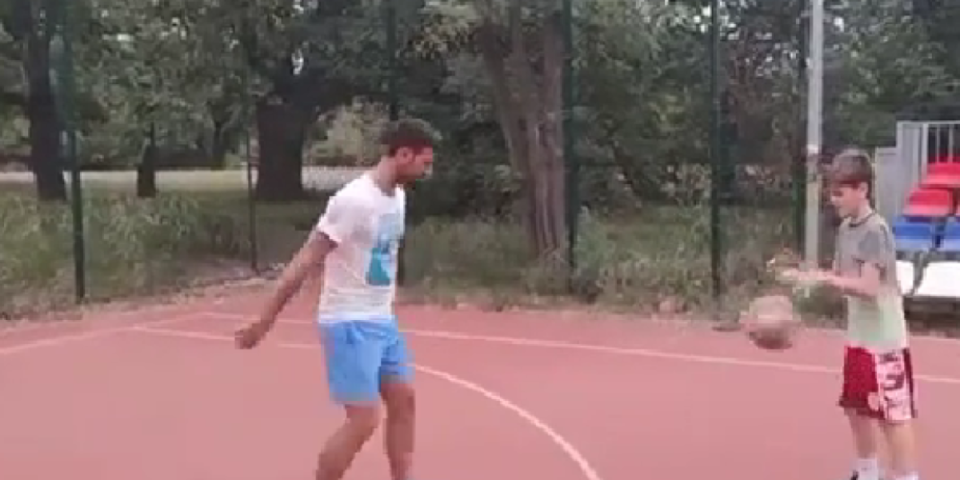 Čovek velikog srca! Novak obradovao dečaka u Košutnjaku! (VIDEO)