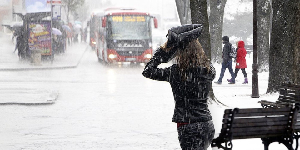 Danas nigde bez kišobrana! Temperatura u Srbiji u padu, evo kada se očekuje prestanak padavina