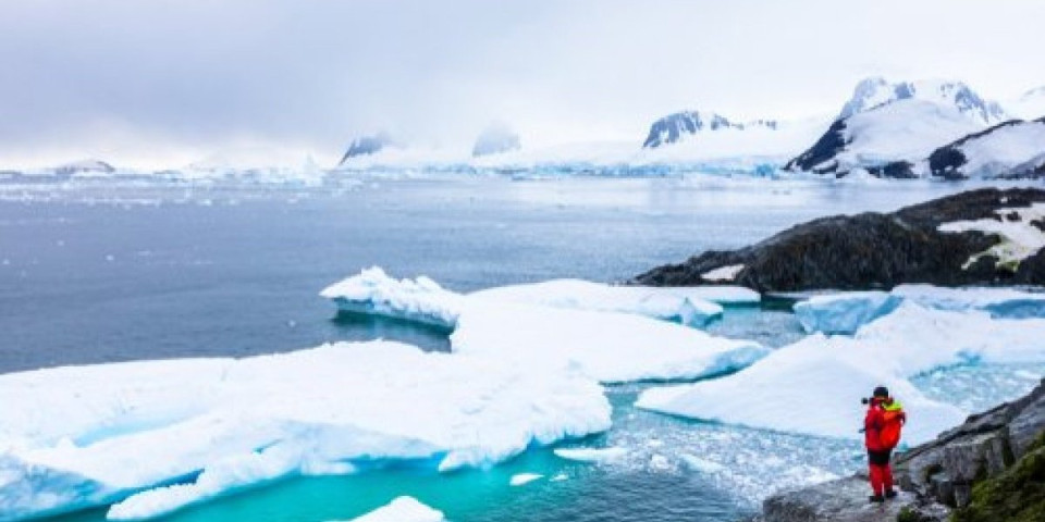 Ručak na minus 64 stepena! Nestvaran prizor sa Antarktika šokirao svet (FOTO)