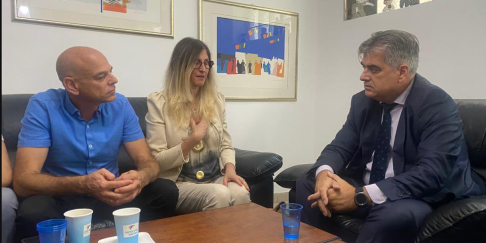 Tuga do neba: Ambasador Srbije u Izraelu razgovarao sa roditeljima otetog srpskog državljanina!