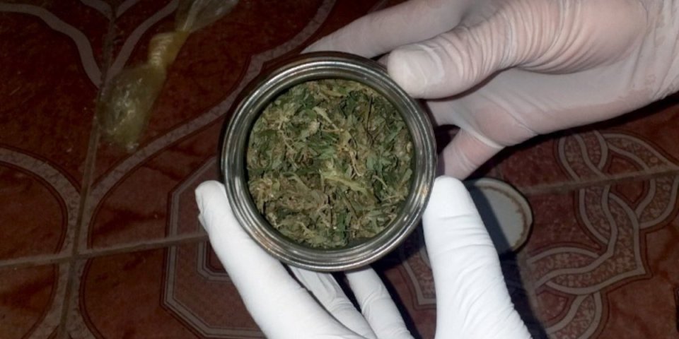 U tegli držao 863 grama marihuane! Uhapšen diler iz okoline Aleksinca