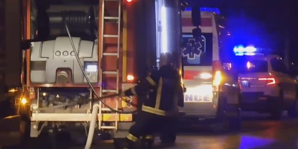 Požar u Padinskoj Skeli! U vatrenoj stihiji nastradala jedna osoba!  (VIDEO)