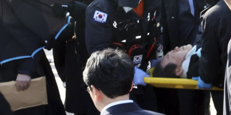 Atentat u Južnoj Koreji: Lider opozicije uboden nožem u vrat