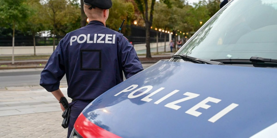 Tinejdžer iz Srbije uhapšen u Beču: Pretukao svoju devojku, pa je zaključao