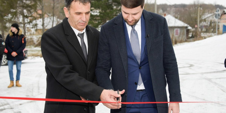 Otvorena rekonstruisana deonica puta u opštini Blace! Ministar Đerlek najavio nove investicije za brži razvoj opštine i regiona (FOTO/VIDEO)