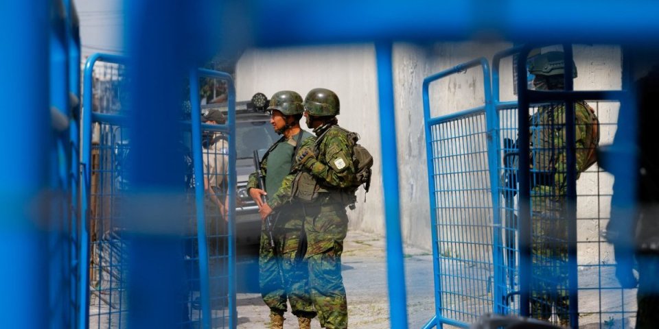 (VIDEO) Šta se zaista dešava u Ekvadoru?! Od preuzimanja TV kanala do oružanog okršaja - država potonula u krvoproliće