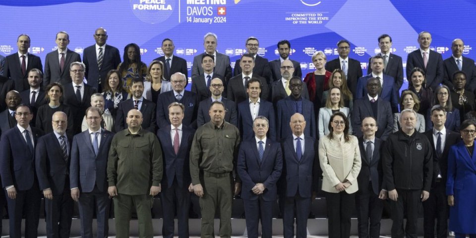 Glavni "uspeh" sastanka o Ukrajini u Davosu - zajednička fotografija! Ovo je objavio "Fajnenšel tajms"