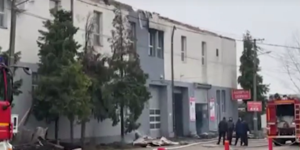 Fabrika zatvorena, na licu mesta vatrogasci! Jutro nakon masovnog trovanja u Aleksincu