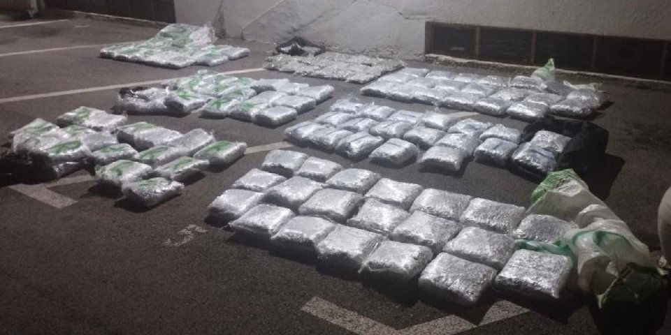 Policija zaplenila 120 kg marihuane! U specijalnom bunkeru u kamionu krijumčarili drogu u Republiku Srpsku