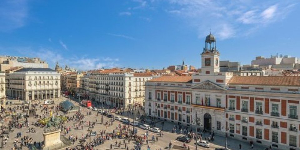Tačka u Španiji odakle sve počinje! Ako ste na trgu Puerta del Sol, obatite pažnju na pločnik  (FOTO)