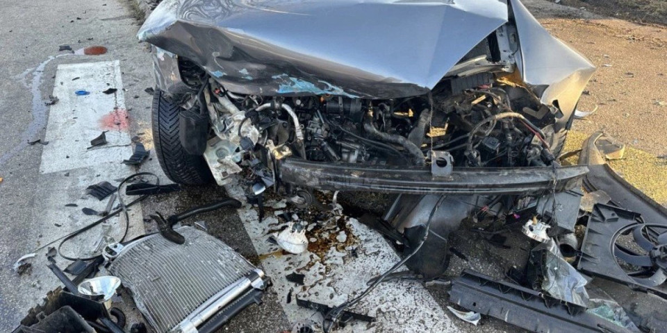 Dva lančana sudara za sat vremena: Osam vozila učestvovalo u nezgodama na autoputu u Beogradu