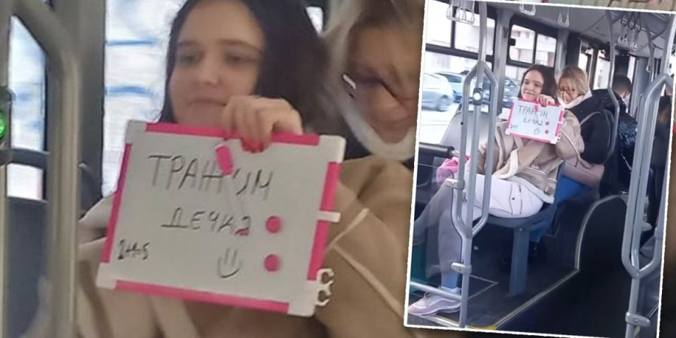 Devojka sela u gradski prevoz i izvadila transparent! Zbog poruke na njemu Beograđani se valjaju od smeha! (VIDEO)