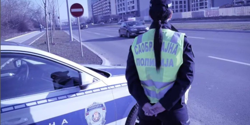 Naduvan vozio kombi: Saobraćajci u Ivanjiici zaustavili vozača  i odmah ga isključili iz saobraćaja
