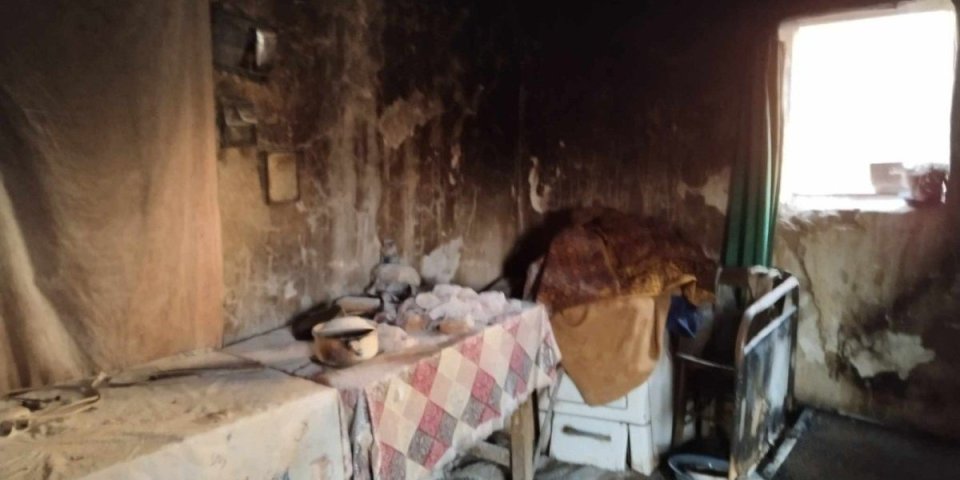 Živa izgorela! Preminula starica (80) teško povređena u požaru u Gadžinom Hanu (FOTO)