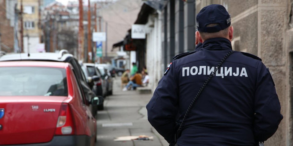 Muškarac sa drogom bežao kroz Kragujevac: Na terenu jake policijske snage, građani se razbežali