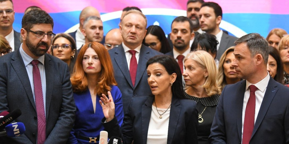 Opozicija govori o demokratiji, a ćutali su kada Srbi sa KiM nisu mogli da glasaju! Ti ljudi su ugroženiji od njih iz "kruga dvojke", a nikada nisu podigli glas za njih!
