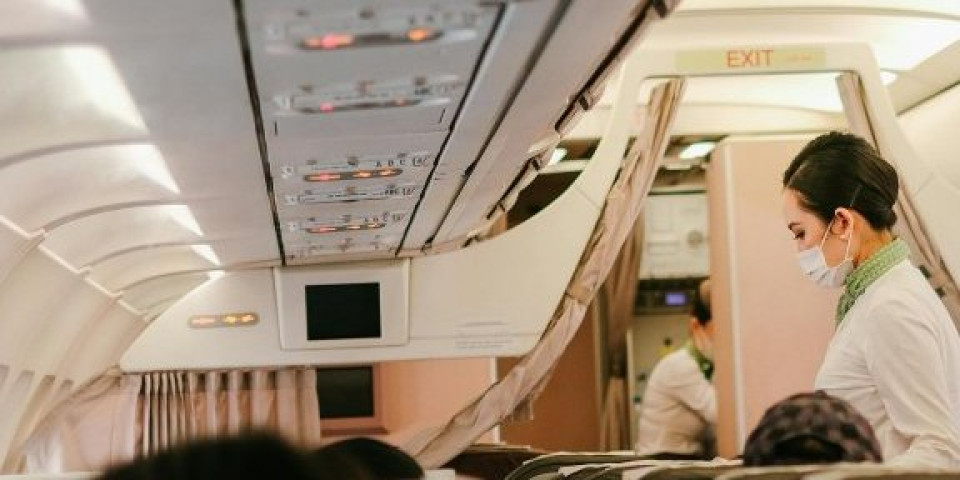 Stjuardesa otkrila dobro čuvanu tajnu! Ovi znakovi ukazuju na opasnost tokom letenja