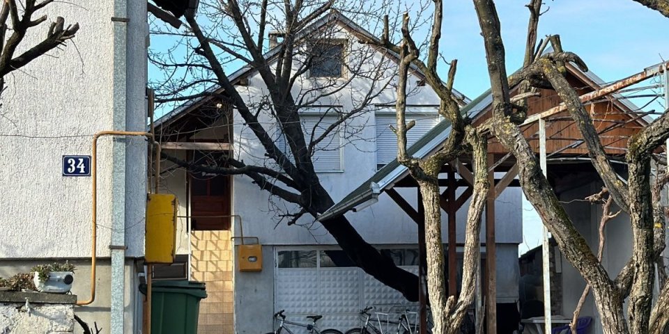 Mesto strave i užasa u Novom Sadu! Ovako izgleda kuća u kojoj su deca ubijena: Šokantni detalji!