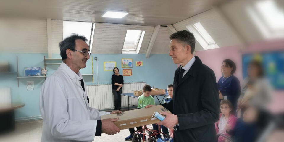 Ministar Martinović Klinici u Sokobanjskoj uručio skromnu donaciju