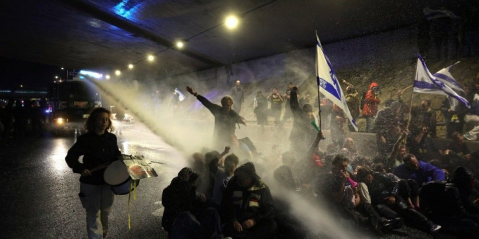 Neredi u Tel Avivu! Demonstranti se sukobili sa policijom