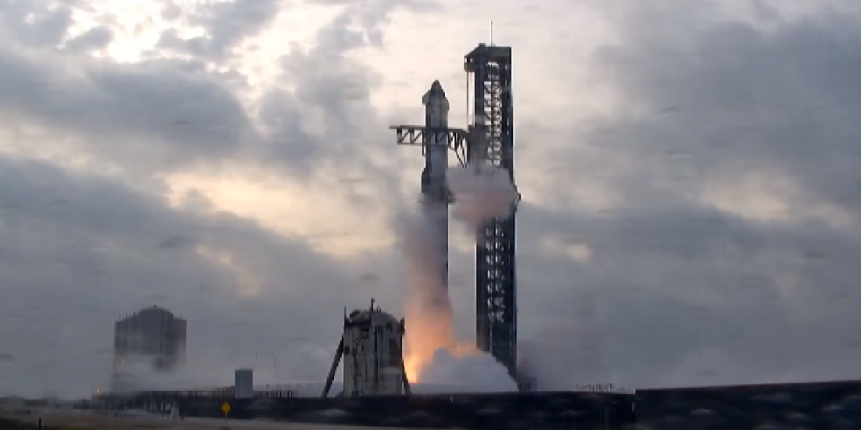 Maskov Spejs X uspešno lansirao najmoćniju raketu na svetu: Pogledajte video