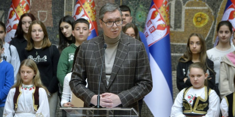 Vučić poslao snažnu poruku deci sa KiM! "Hvala vam što ste sa nama u Beogradu, danas na 20. godišnjicu strašnog pogroma!" (FOTO)