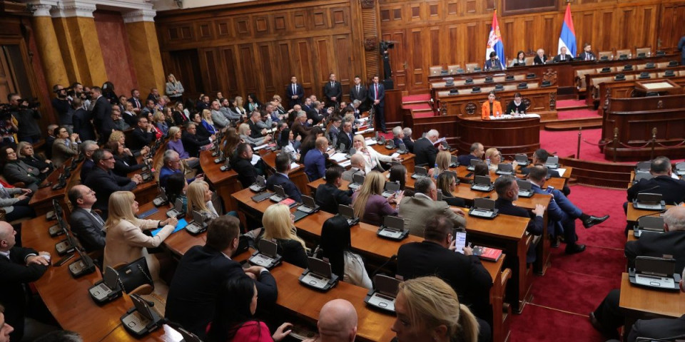 (UŽIVO) Sednica Skupštine Srbije o izmenama Zakona o lokalnim izborima, određena pauza!