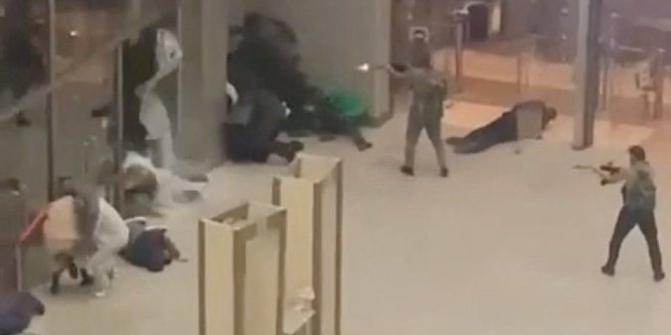"Shvatio sam da nešto moram da preduzmem"! Golim rukama na teroristu: Ovaj čovek je verovatno spasio desetine života (VIDEO)
