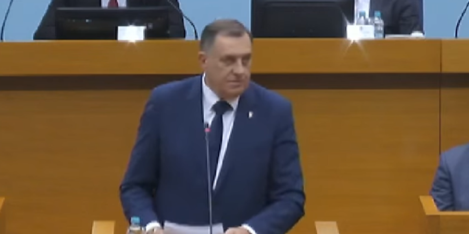 Dodik: Ukinuti Šmitove odluke u roku od sedam dana!