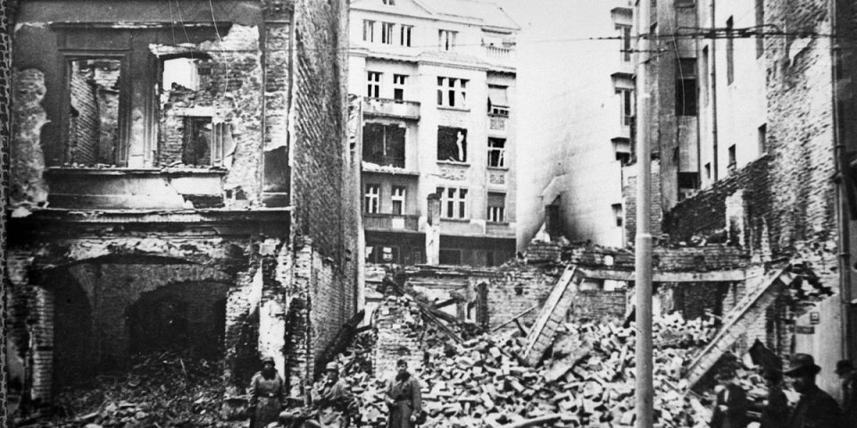 DOKUMENTARAC KOJI MORATE POGLEDATI! Zašto je na Vaskrs 1944. bombardovana prestonica Srbije?! (VIDEO)