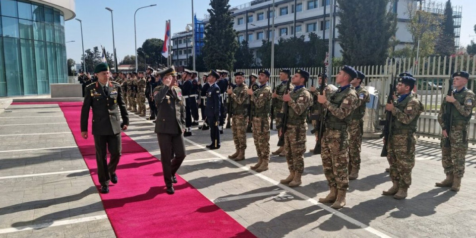 Glavna tema - unapređenje vojne saradnje: General Mojsilović u trodnevnoj poseti Republici Kipar