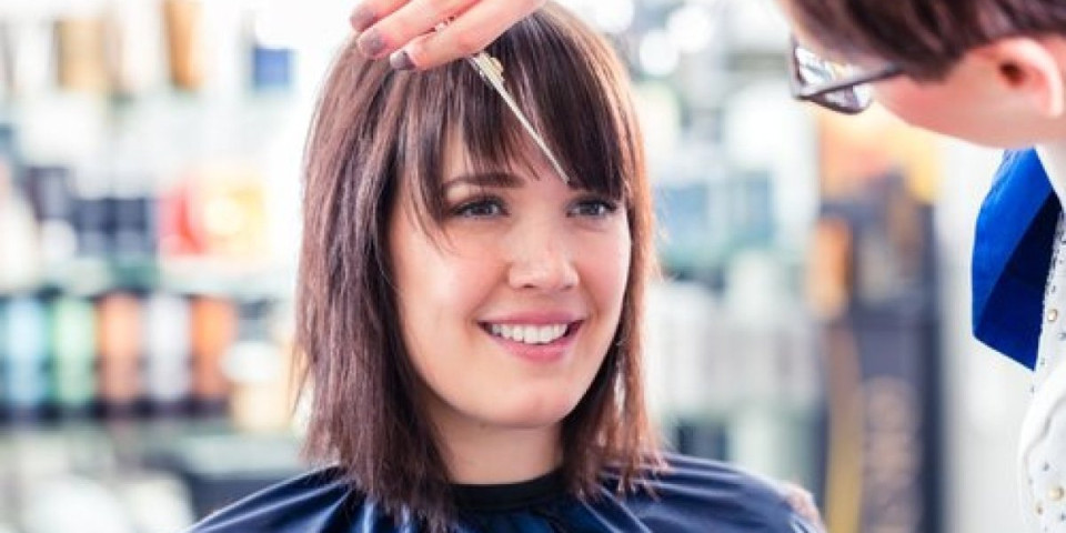 Isprobajte novi trend - frizeri kažu da odgovara svakom obliku lica (VIDEO)