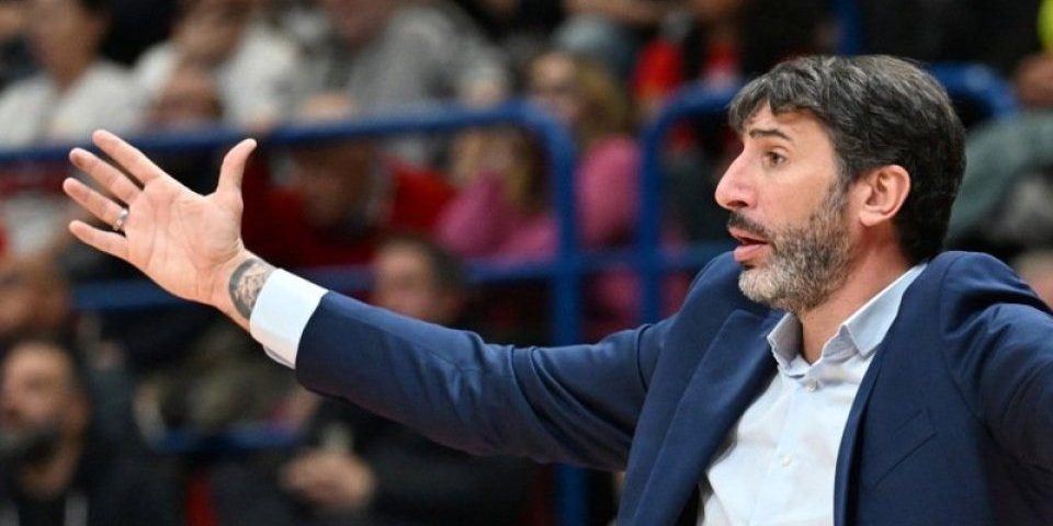 Valensija pred Partizan smenila trenera! Mumbru dobio otkaz