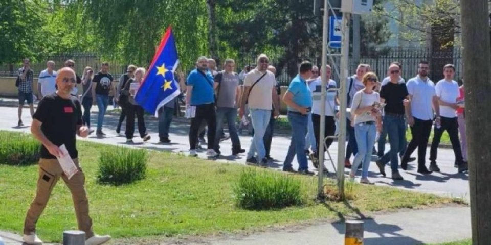 Opozicija i separatisti uvezli aktiviste da glume Kaćane: 50 separatista nedeljom zaustavlja saobraćaj i provocira narod (FOTO)