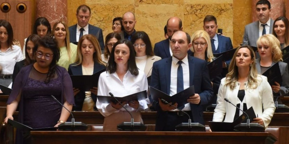 Ogromna čast! Novoizabrane sudije položile zakletvu u Skupštini Srbije (FOTO)