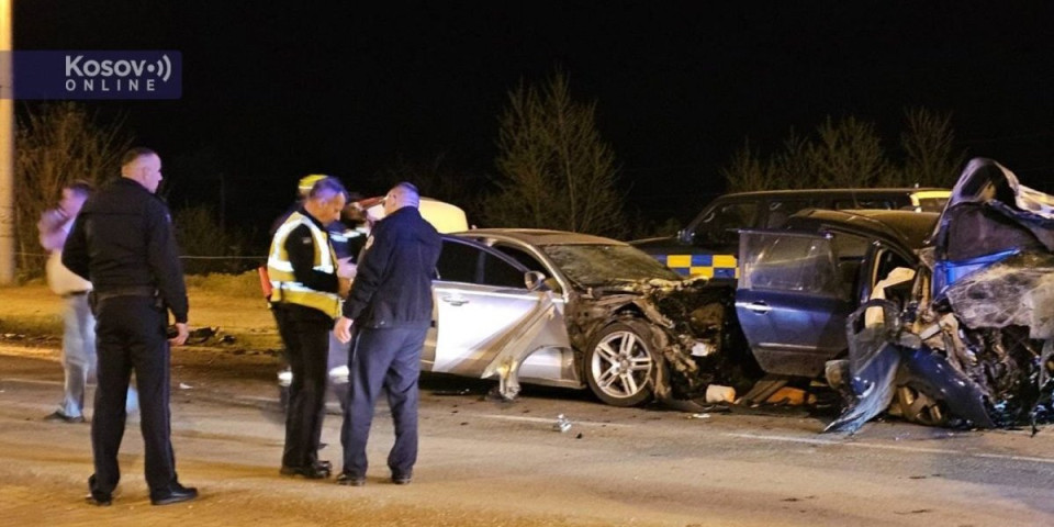 Stravična nesreća kod Leposavića: Dvojica mladića nastradala, od automobila nije ostalo ništa (FOTO)