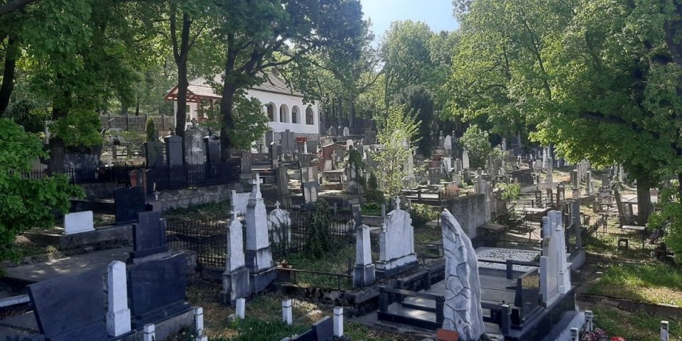 Evo šta treba učiniti čim se dođe na groblje: Srbi nisu ni svesni kardinalne greške i da se svaki put ogreše o pokojnike!