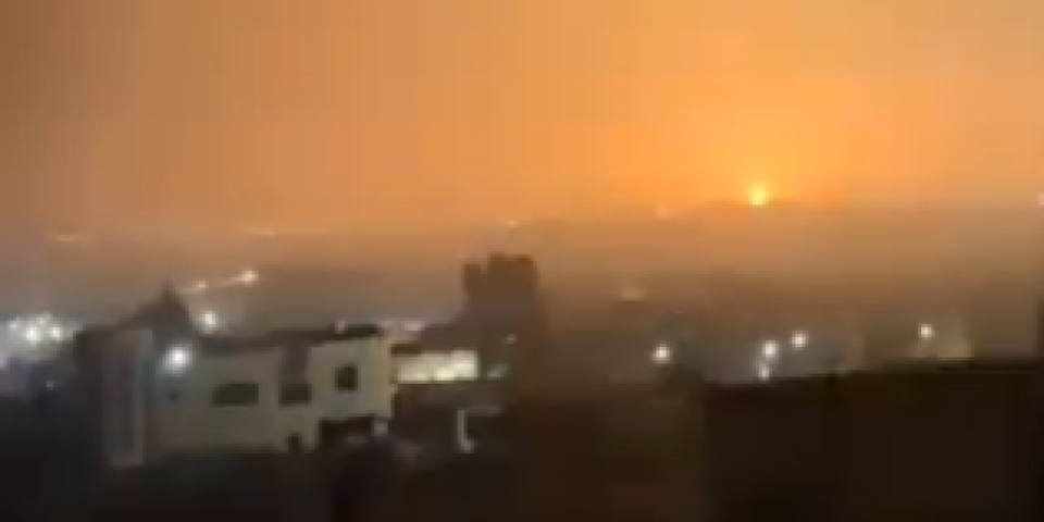 (VIDEO) Snimak udara iranske balističke rakete! Snažan bljesak obasjao pustinju: Na meti vojne instalacije!