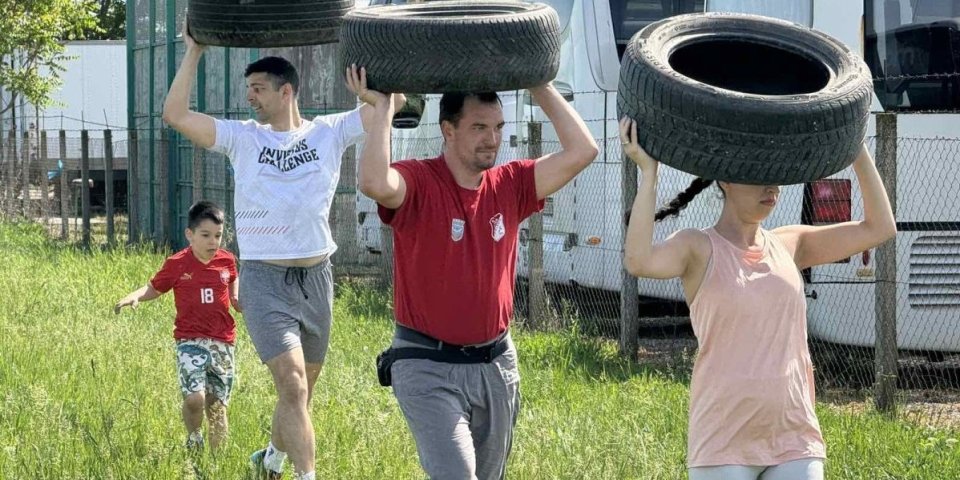 (VIDEO) Brže, tata! Predivan prizor u Zrenjaninu: Deca i roditelji vežbaju zajedno!