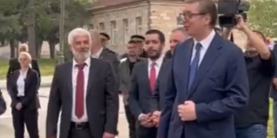 Aleksandar Vučić nastavlja posetu Bosni i Hercegovina! Predsednik Srbije i Dodik stigli u Bileću, građani ih dočekali aplauzom
