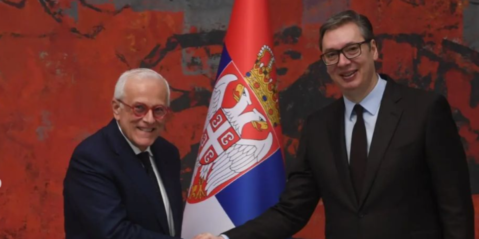 Predsednik Vučić primio akreditivna pisma novog ambasadora Suverenog Vojnog Malteškog Reda! "Dobro nam došli i srećan rad"