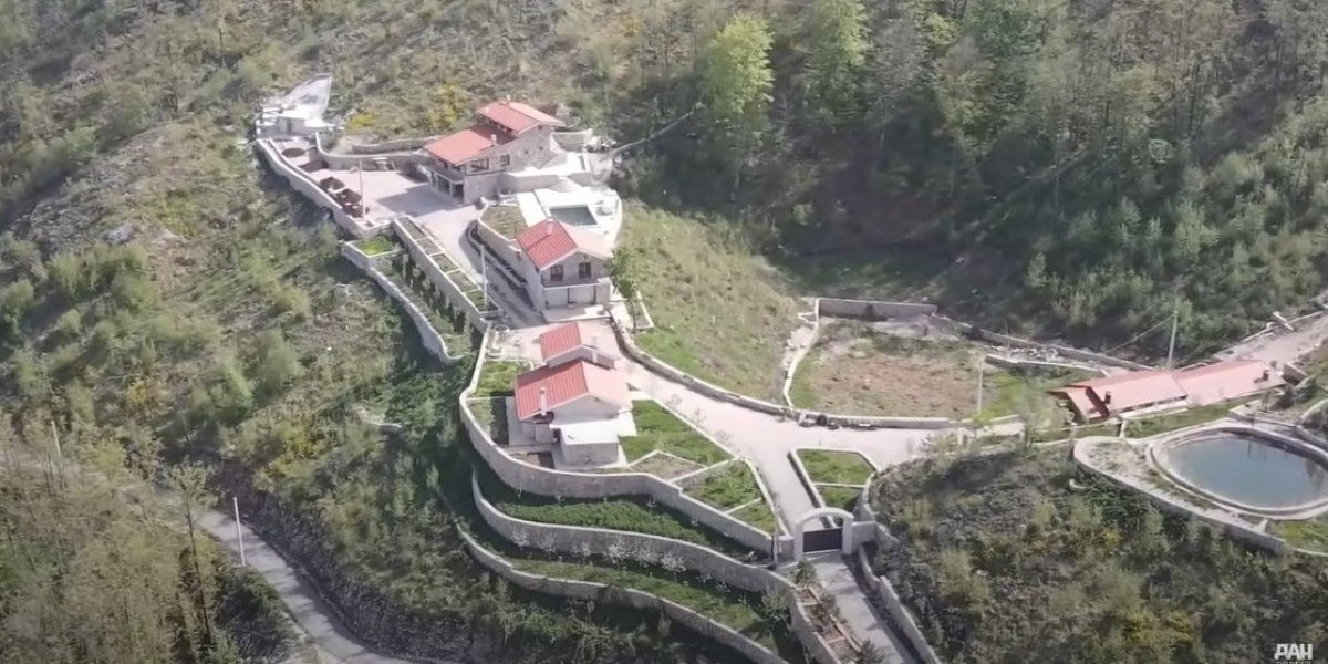 Deo imovine uhapšenih crnogorskih funkcionera: Luksuzni kompleks opasan zidinama, vinski podrumi, bazeni ... (VIDEO)